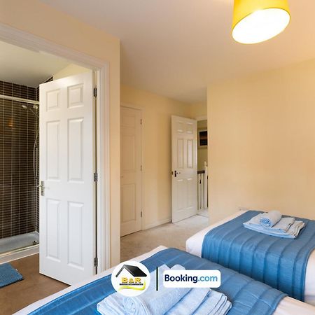 3 Bedroom House By B And R Serviced Accommodation Amesbury With Super Fast Wi-Fi 145Mbps Kültér fotó