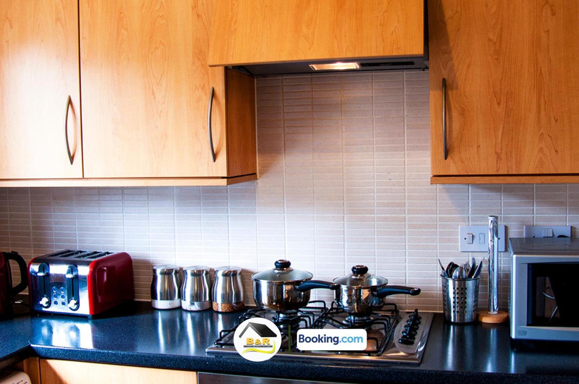 3 Bedroom House By B And R Serviced Accommodation Amesbury With Super Fast Wi-Fi 145Mbps Kültér fotó