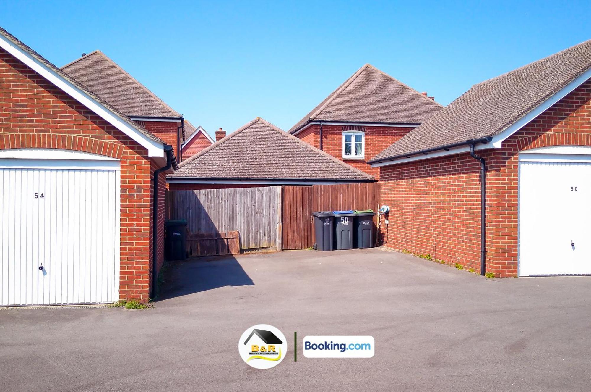 3 Bedroom House By B And R Serviced Accommodation Amesbury With Super Fast Wi-Fi 145Mbps Kültér fotó