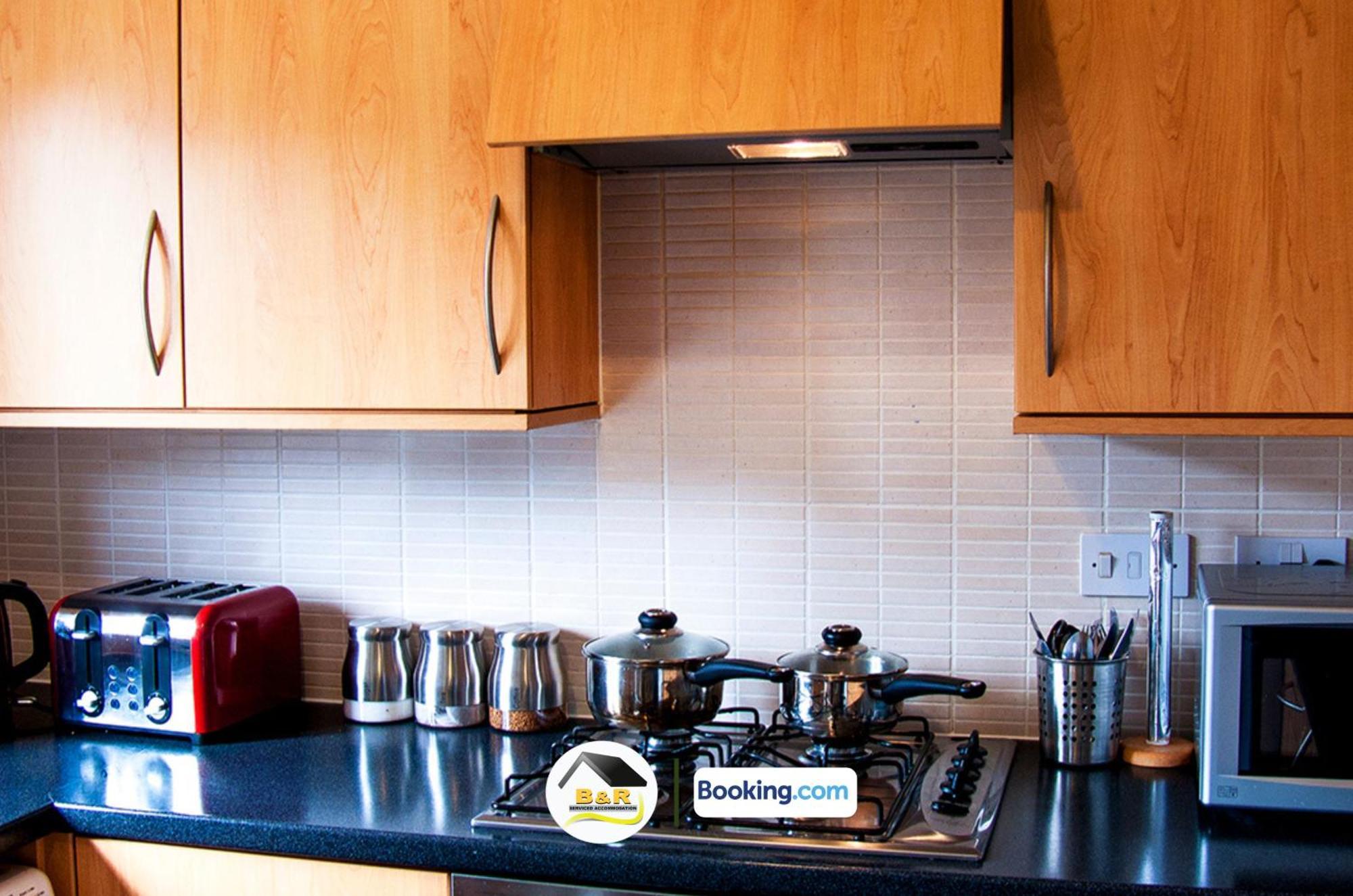 3 Bedroom House By B And R Serviced Accommodation Amesbury With Super Fast Wi-Fi 145Mbps Kültér fotó