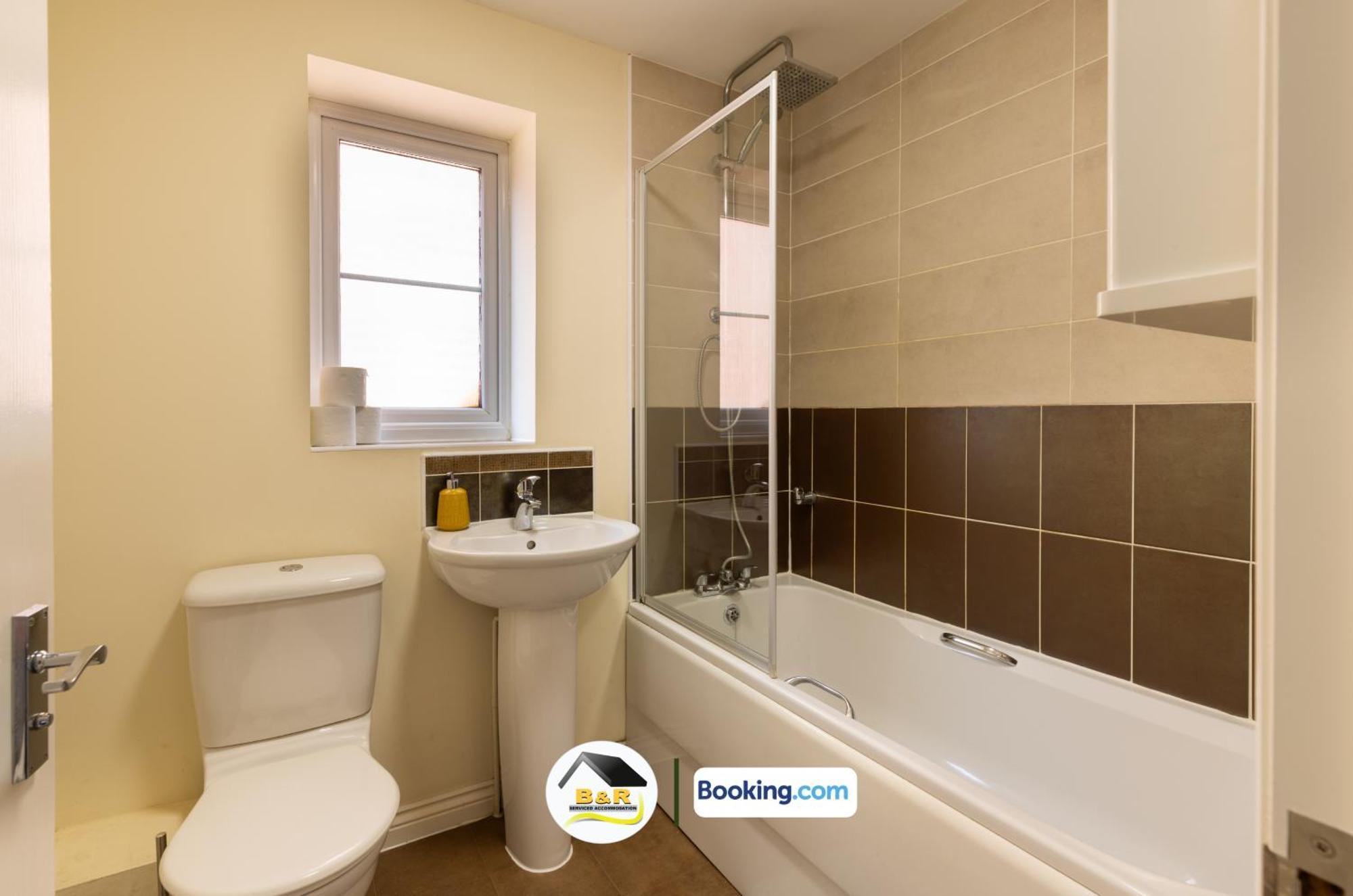 3 Bedroom House By B And R Serviced Accommodation Amesbury With Super Fast Wi-Fi 145Mbps Kültér fotó