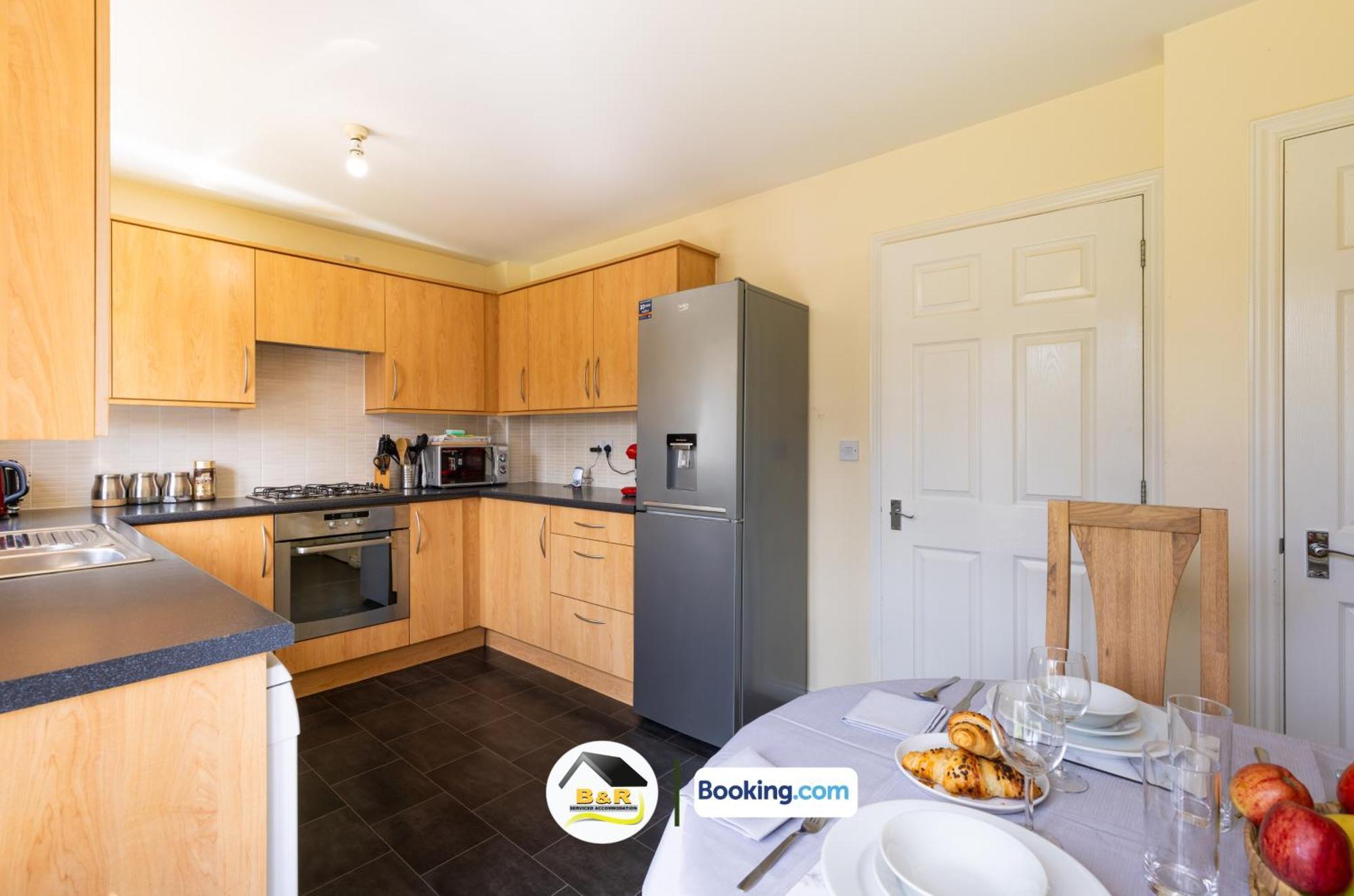 3 Bedroom House By B And R Serviced Accommodation Amesbury With Super Fast Wi-Fi 145Mbps Kültér fotó